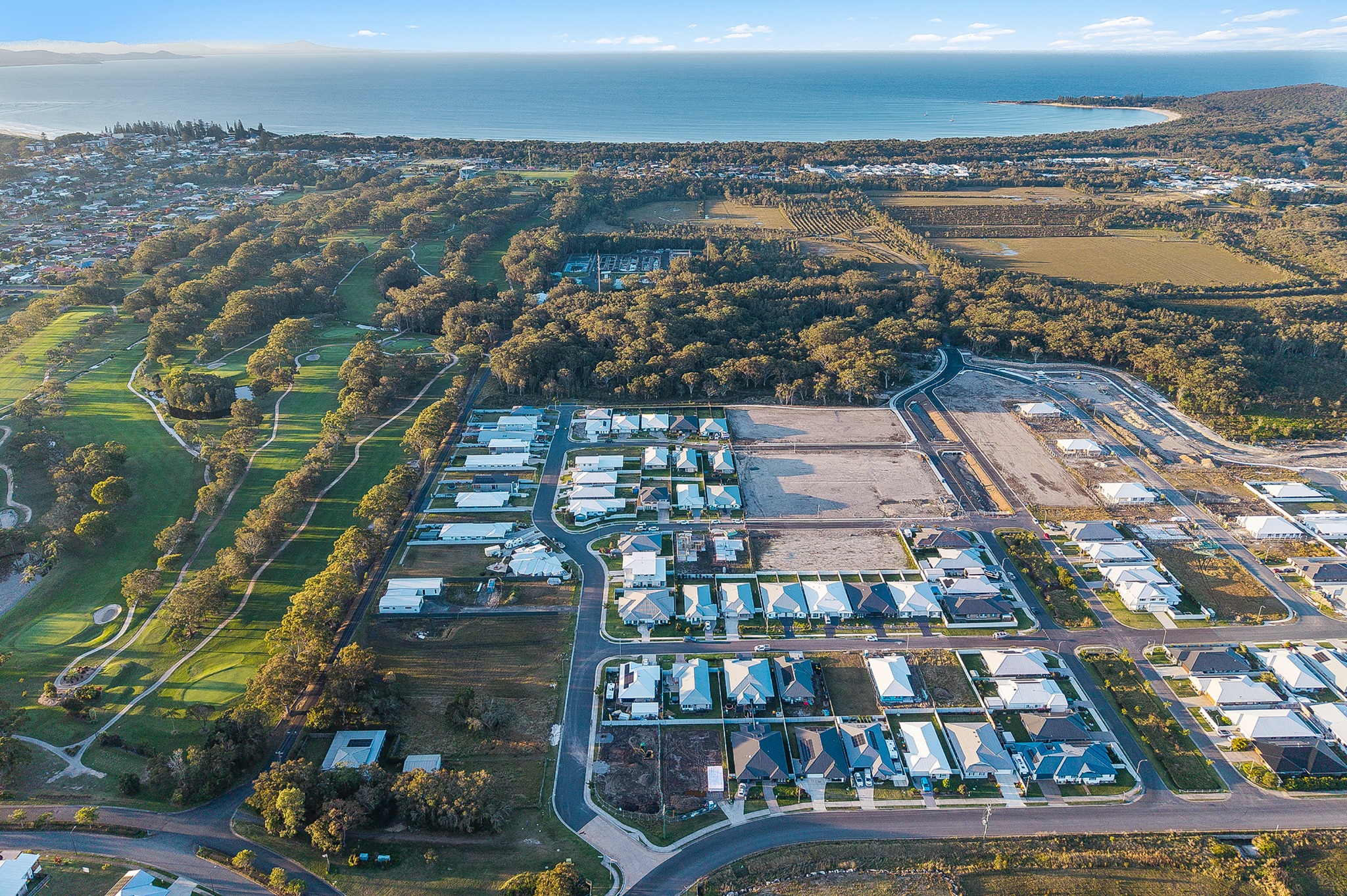 Saltwater Links beside the golf course and South West Rocks coastline